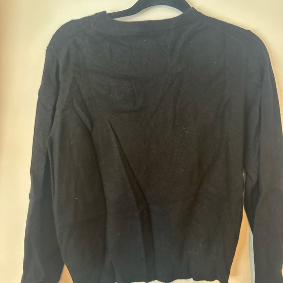 Quince Women's Classic Black Crew Neck Mongolian Cashmere Sweater - Picture 2 of 3